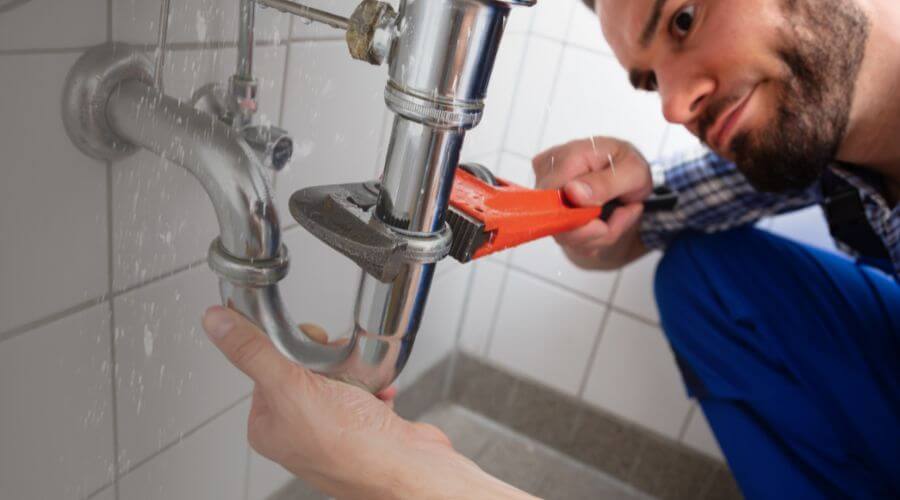 Expert burst pipe repair services in Kankakee, IL